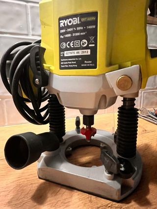 Fresadora Ryobi 1400W