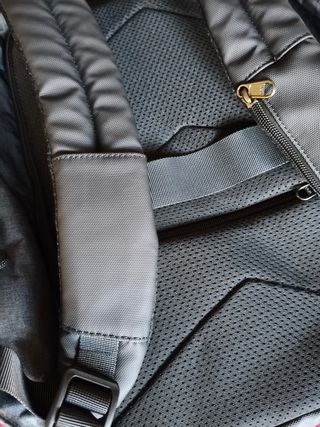 Nueva!! Mochila antirrobo Tigernu. negro