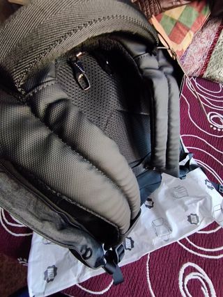 Nueva!! Mochila antirrobo Tigernu. negro