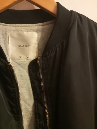 Bomber de raso negro