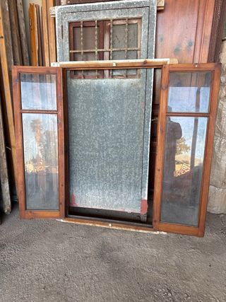 Ventana de madera cristalera.