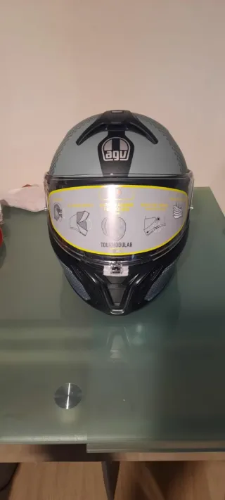 Casco AGV Tourmodular XL sin estrenar.