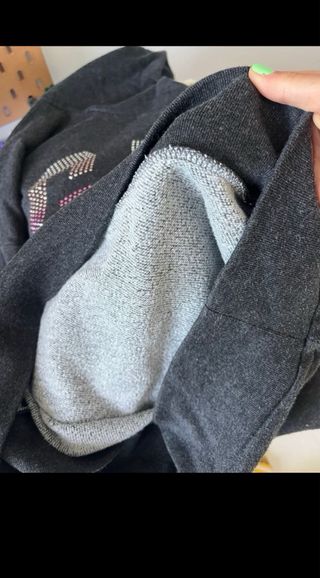 Sudadera GAP gris con detalles brillantes