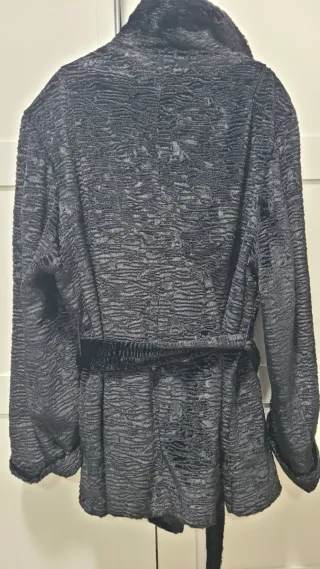 Chaquetón negro elegante