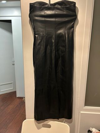 Vestido Negro Palabras de Honor Piel Sintética