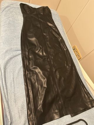 Vestido Negro Palabras de Honor Piel Sintética