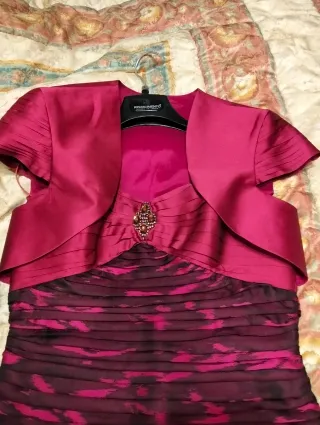 Vestido de fiesta fucsia y negro