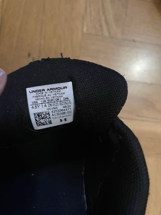 Deportivas Under Armour Negras Talla 36,5.