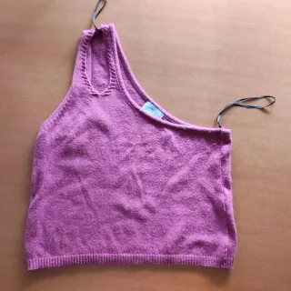 Top renatta asimétrico rosa