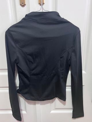 Chaqueta deportiva Alo Yoga negra