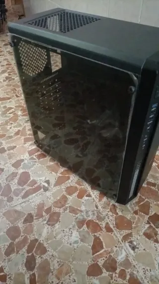 Caja Gaming Negra vacía