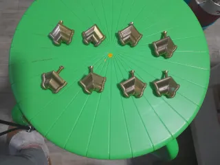 Sgommati metallici dorati