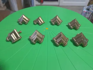 Sgommati metallici dorati