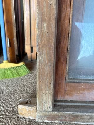 Ventana de madera con cristales.