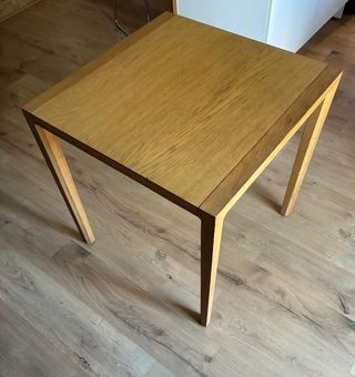 Tavolo in legno massello design minimalista