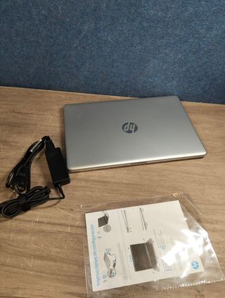 Portátil HP 15s-eq2055ns 15.6" Ryzen 3 8/512GB SSD