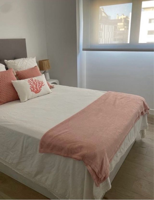 Cama Matrimonio Rosa y Blanca