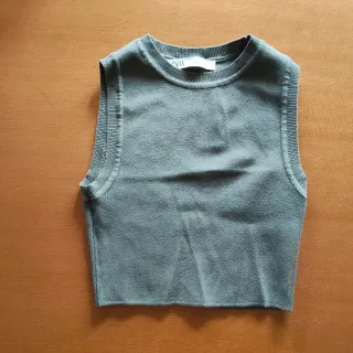 Top Zara verde oliva talla XS