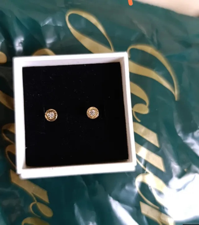 Artes de oro para bebé con circonita