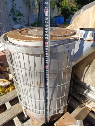 Estufa de leña metálica