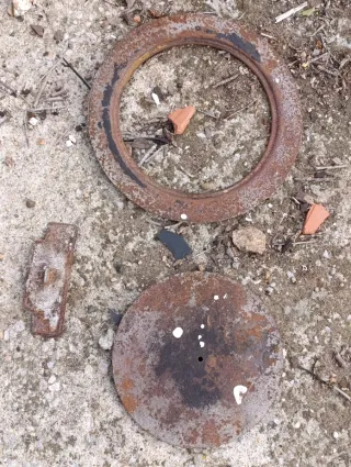 Estufa de leña metálica