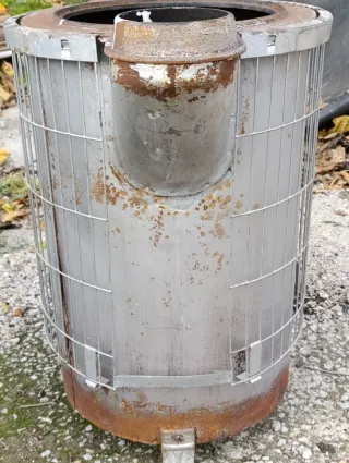 Estufa de leña metálica