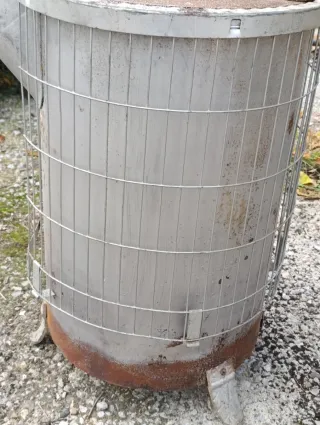 Estufa de leña metálica