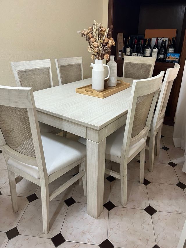 Mesa de comedor extensible con 6 sillas