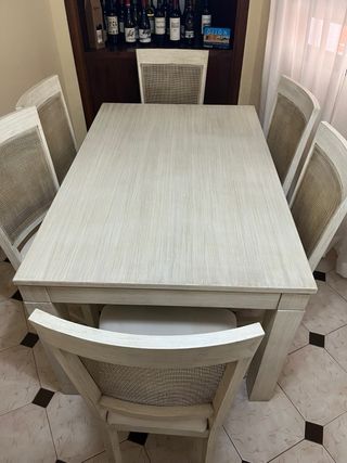 Mesa de comedor extensible y 6 sillas
