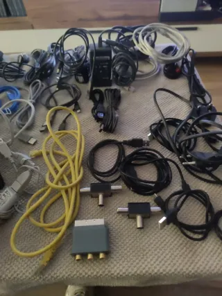 Lote Cables HDMI, Cargadores y Adaptadores