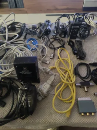 Lote Cables HDMI, Cargadores y Adaptadores