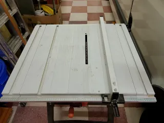 Sierra de mesa portátil