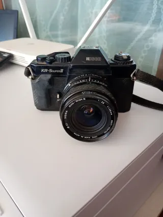 Cámara Ricoh KR-5 Super II + Sigma 28mm f/2.8