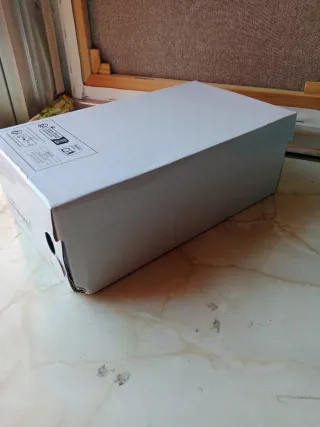 Zapatos de tacón blancos