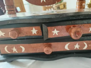 Mueble tocador antiguo con espejo