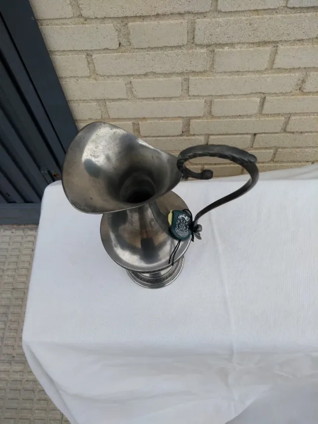 Caraffa vintage in peltro