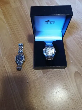 Dos relojes Lotus Festina