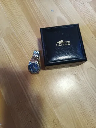 Dos relojes Lotus Festina