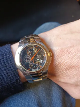 Dos relojes Lotus Festina