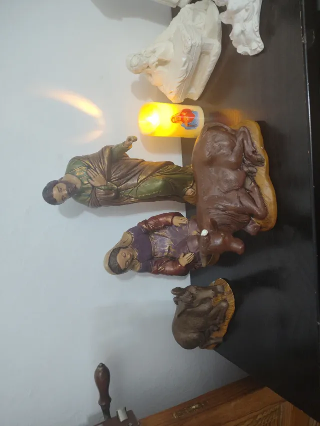 Set di figure per presepe Belén con San José, María y Niño