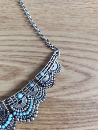 Collar plateado con turquesas Parfois