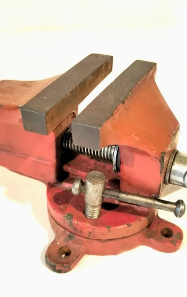 Tornillo mordaza para banco