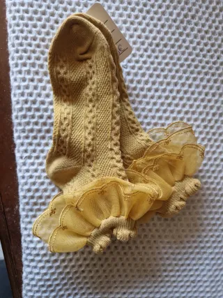 Calcetines niñas varios con pompones o volantes