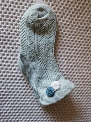 Calcetines niñas varios con pompones o volantes