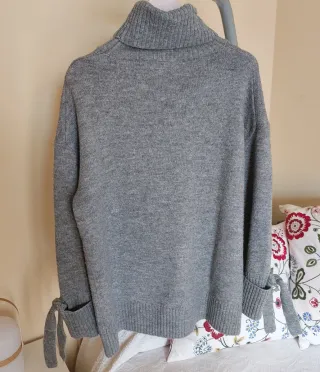 Jersey Zara cuello alto gris (Talla S)