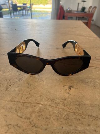 Gafas de sol Fendi marrones y doradas
