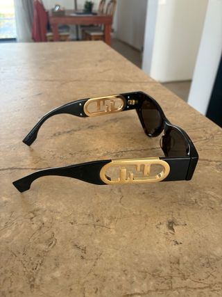 Gafas de sol Fendi marrones y doradas