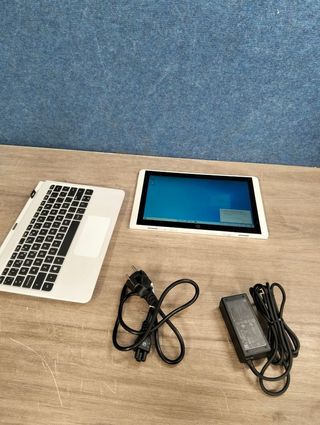 Portátil convertible HP x2 10-p002ns 10.1" 2/32GB