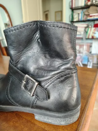 Stivali stivaletti neri in cuoio con fibbia - Tg 3