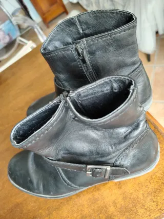 Stivali stivaletti neri in cuoio con fibbia - Tg 3